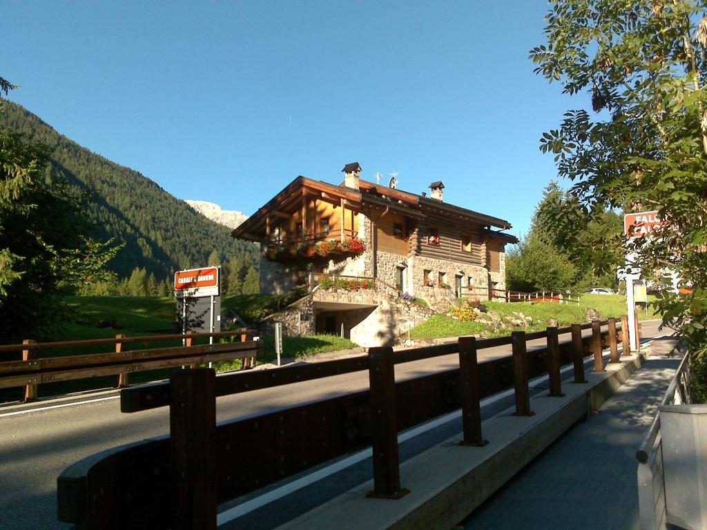 Casa Alpina Sant'Apollinare Hotel Falcade Kültér fotó