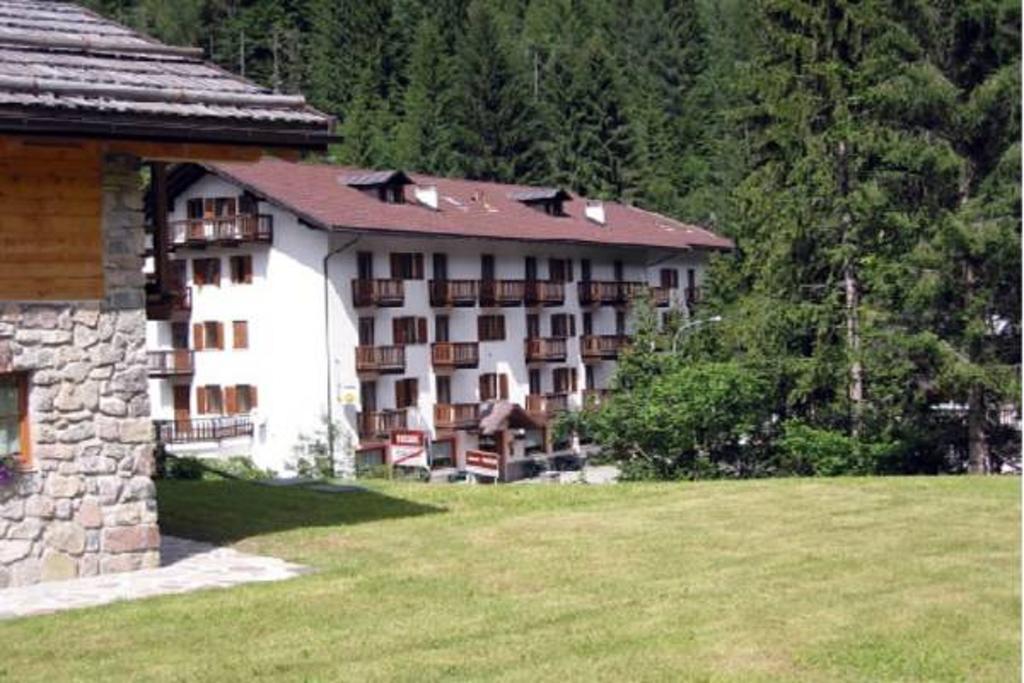 Casa Alpina Sant'Apollinare Hotel Falcade Kültér fotó
