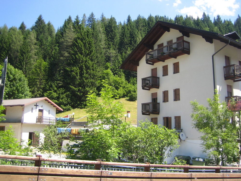 Casa Alpina Sant'Apollinare Hotel Falcade Kültér fotó