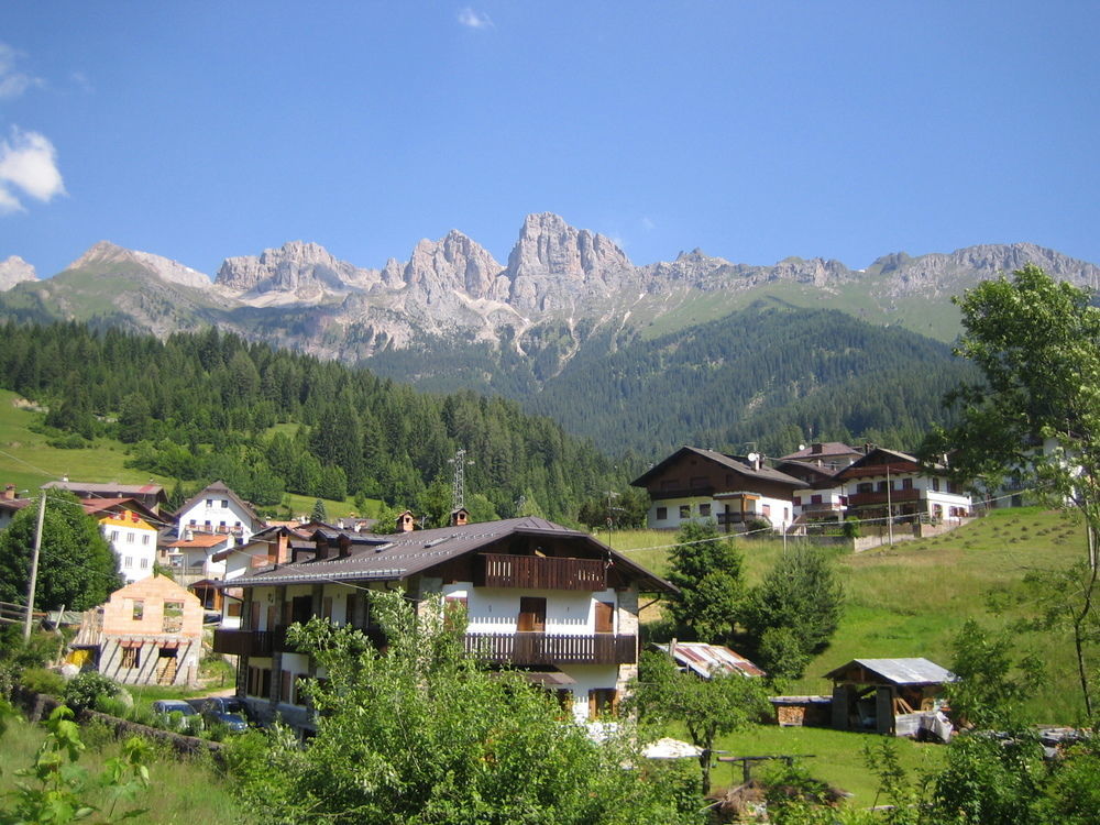 Casa Alpina Sant'Apollinare Hotel Falcade Kültér fotó