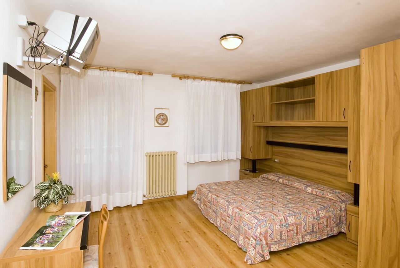 Casa Alpina Sant'Apollinare Hotel Falcade Kültér fotó